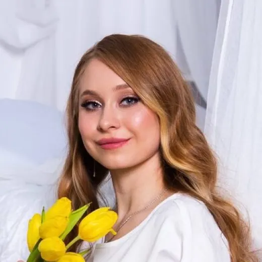 Анна Шестова — Преподаватель английского и китайского